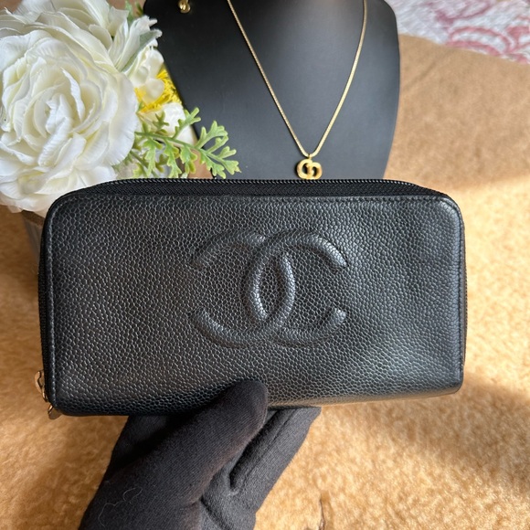 Authentic Chanel Wallet - Picture 4 of 17